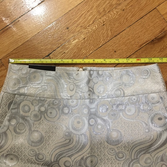 Beautiful silver/white mini skirt Banana Republic - Picture 7 of 7